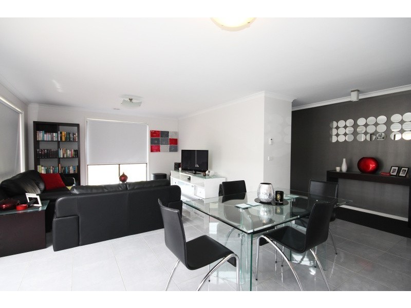 8 Oberon Street, Alfredton VIC 3350