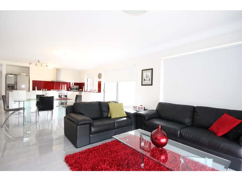 8 Oberon Street, Alfredton VIC 3350