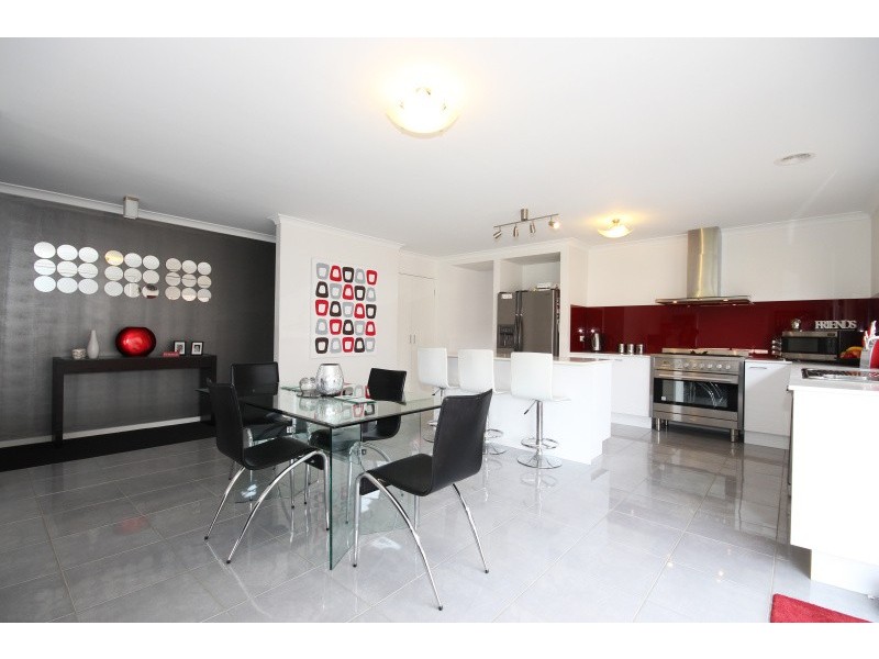 8 Oberon Street, Alfredton VIC 3350