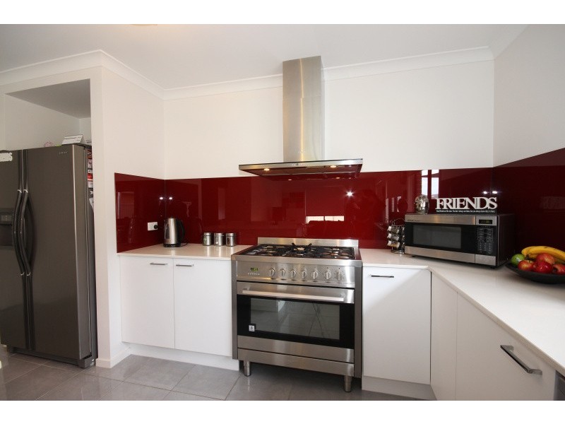 8 Oberon Street, Alfredton VIC 3350