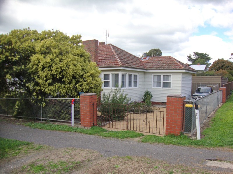 17 Service Street, Clunes VIC 3370