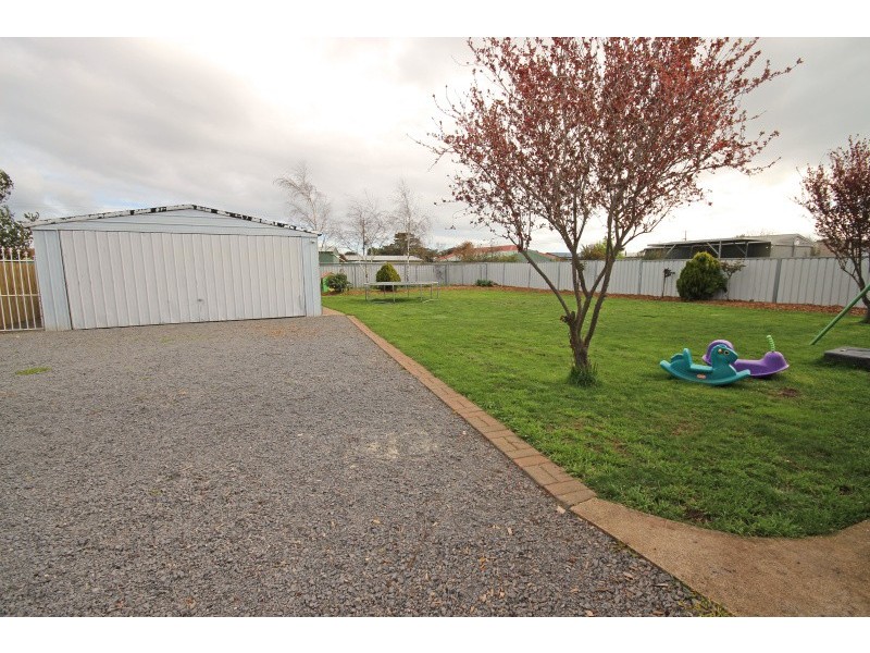 3 Dundas Street, Miners Rest VIC 3352