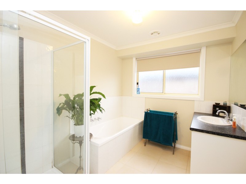 107 Birdwood Avenue, Sebastopol VIC 3356