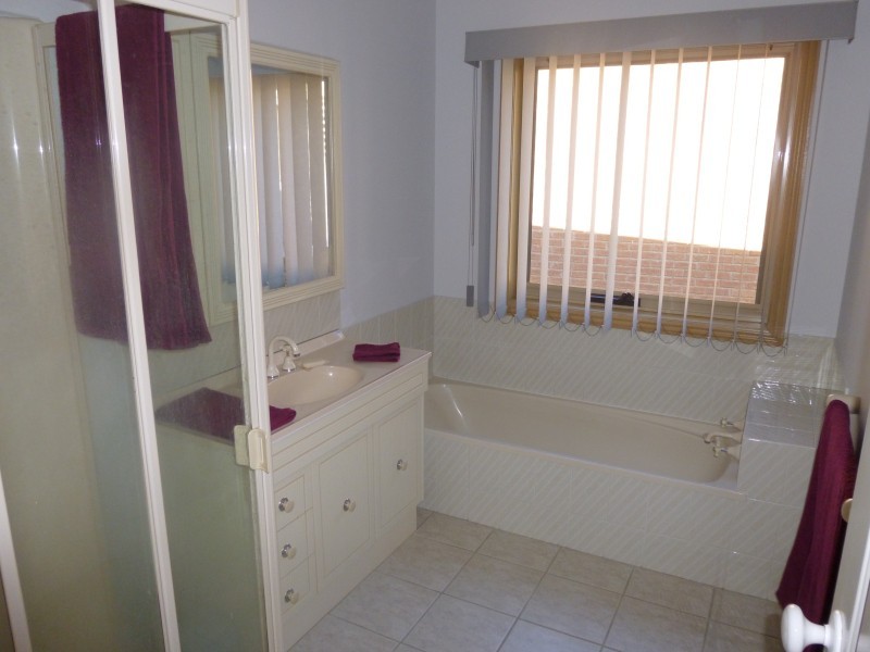 36 James Court, Smythes Creek VIC 3351