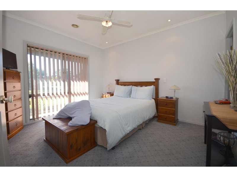 3 Wyndholm Crescent, Wendouree VIC 3355