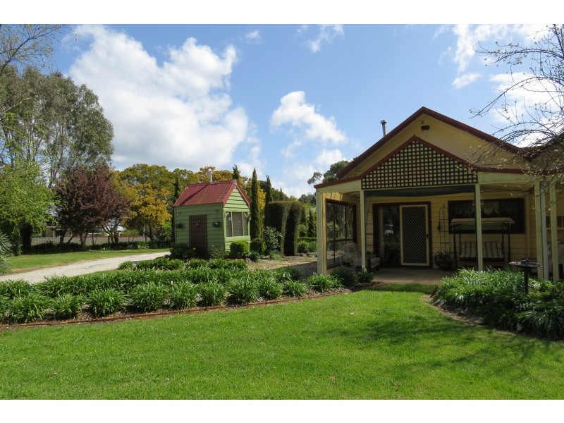2029 Glenelg Highway, Scarsdale VIC 3351