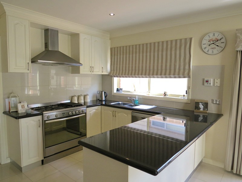 27 Munro Street, Alfredton VIC 3350