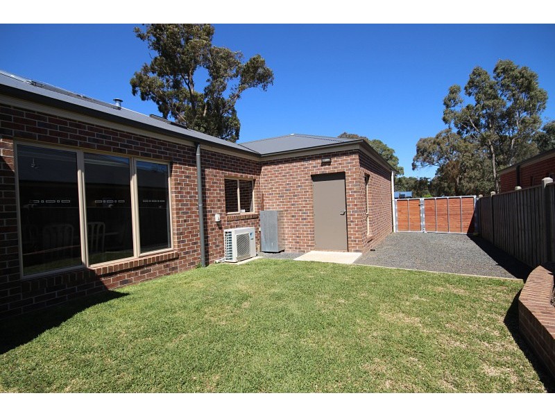 11 Trezise Lane, Mount Clear VIC 3350