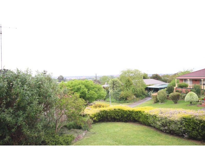 12 Panorama Drive, Black Hill VIC 3350