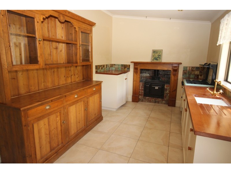 4 Doveton Crescent, Soldiers Hill VIC 3350