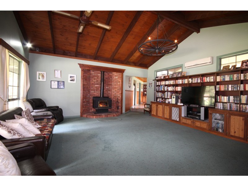 56 Sexton Court, Gordon VIC 3345