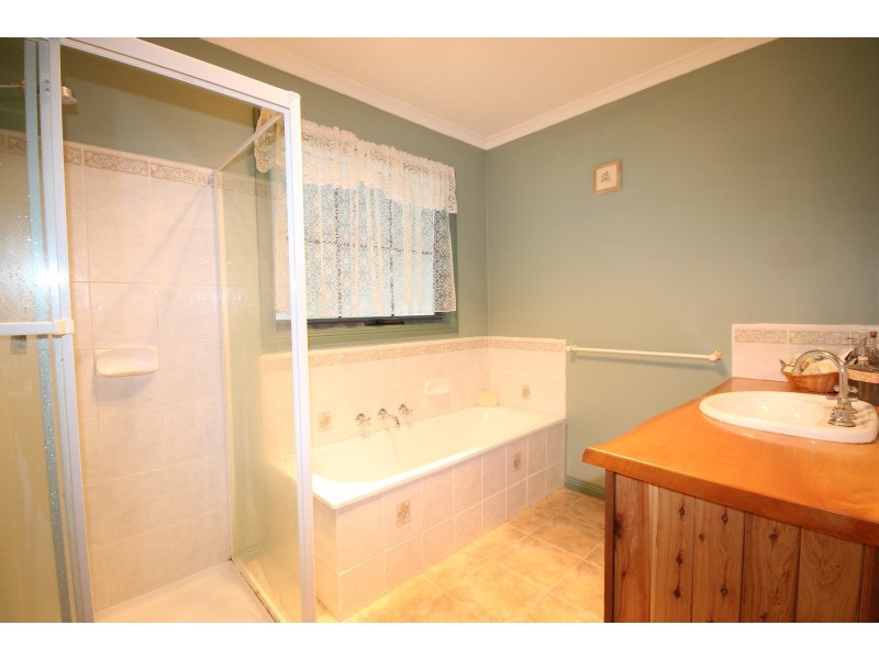 56 Sexton Court, Gordon VIC 3345