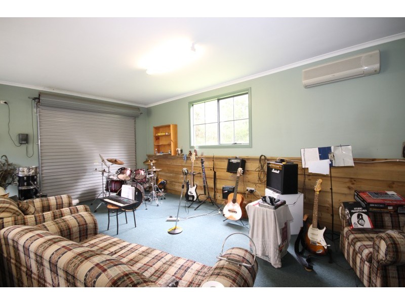 56 Sexton Court, Gordon VIC 3345