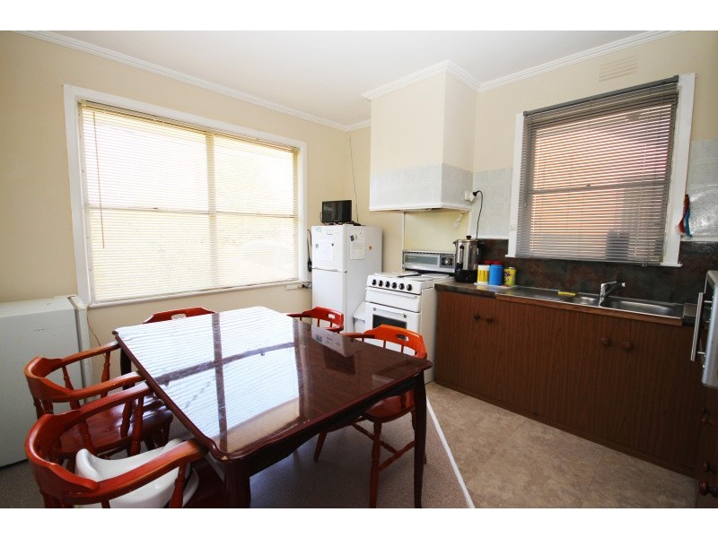 17 Banksia Road, Wendouree VIC 3355