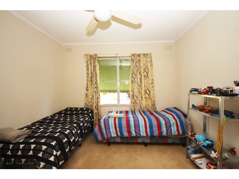 17 Banksia Road, Wendouree VIC 3355