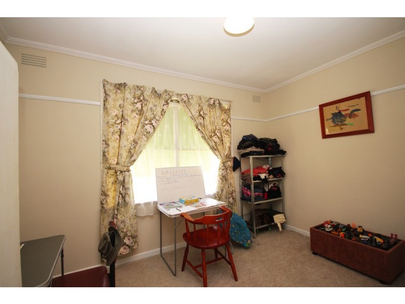 17 Banksia Road, Wendouree VIC 3355