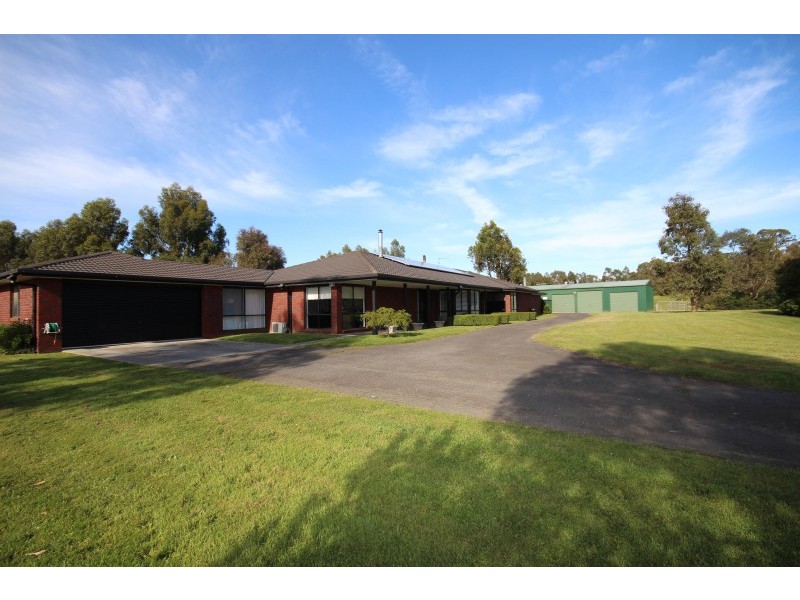 33 Adina Road, Ross Creek VIC 3351