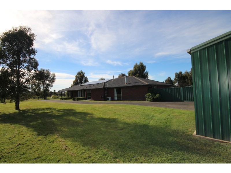 33 Adina Road, Ross Creek VIC 3351