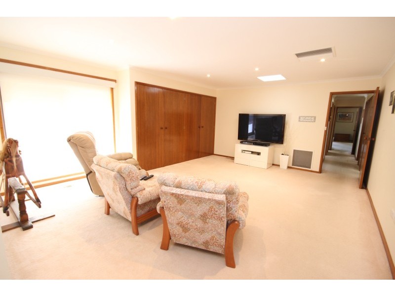 18 Cedric Street, Wendouree VIC 3355