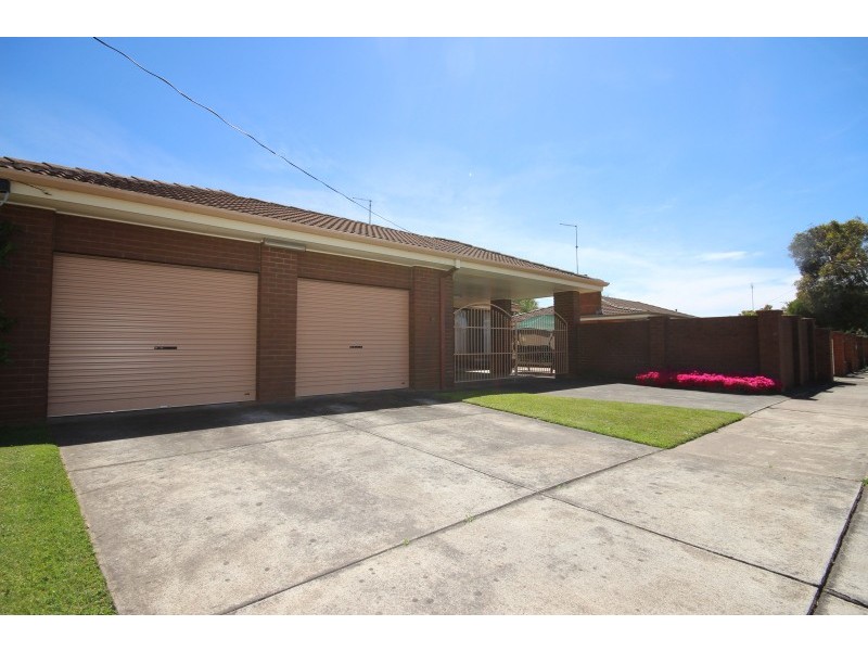 18 Cedric Street, Wendouree VIC 3355