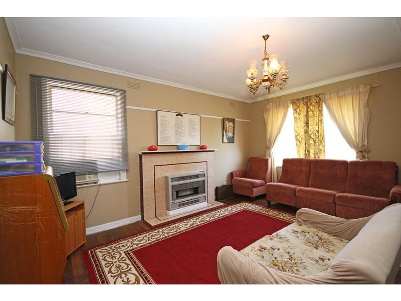 17 Banksia Road, Wendouree VIC 3355