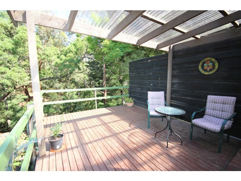 9 Moss Avenue, Mount Helen VIC 3350