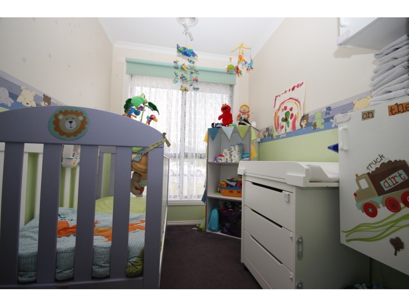 6 Menhennet Drive, Delacombe VIC 3356