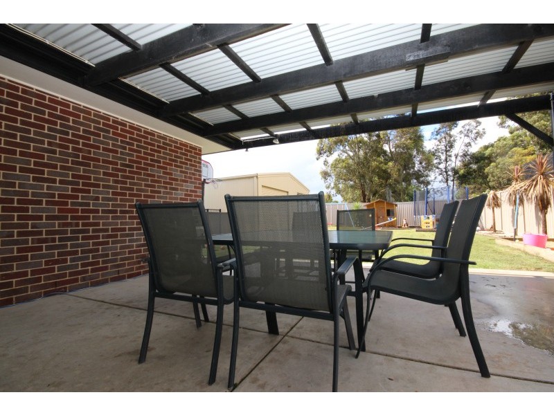 6 Menhennet Drive, Delacombe VIC 3356