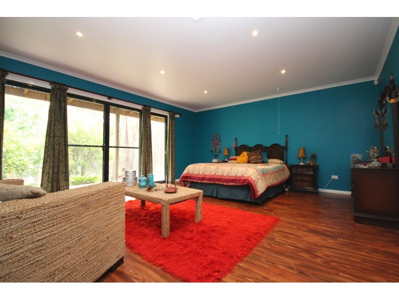 10 Hobbles Road, Coomoora VIC 3461