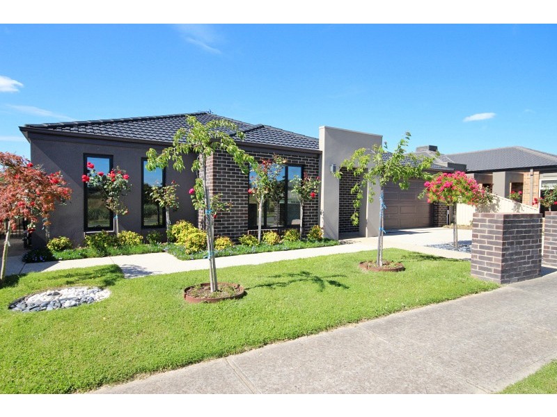 2 Carnaby Way, Canadian VIC 3350