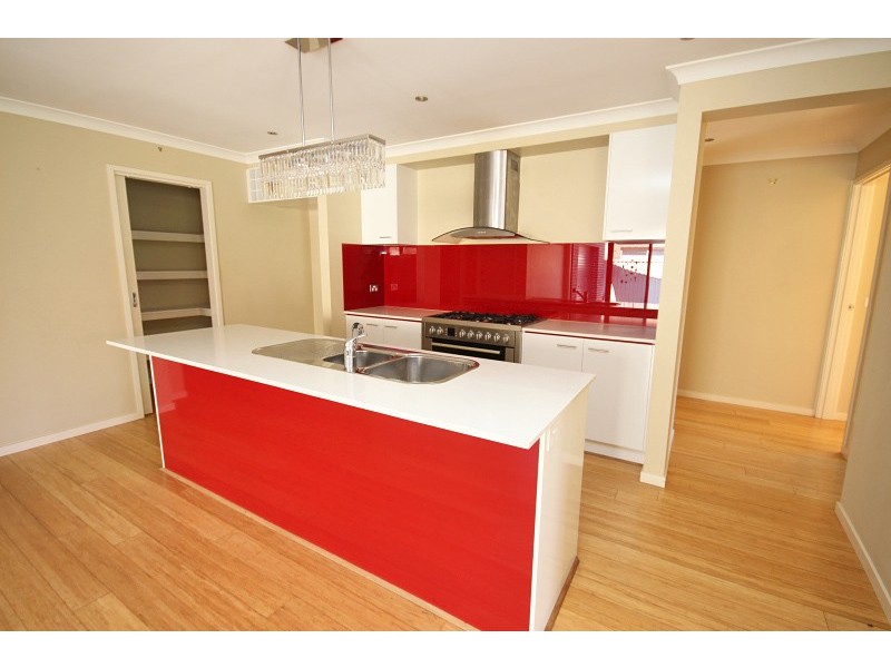 2 Carnaby Way, Canadian VIC 3350