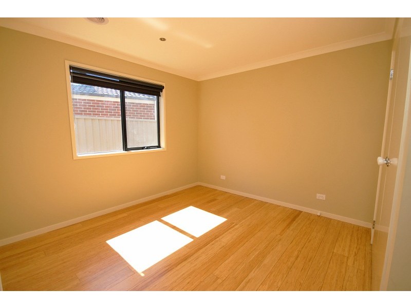 2 Carnaby Way, Canadian VIC 3350