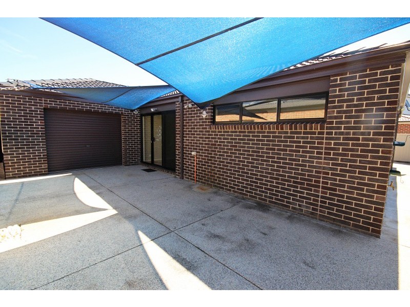 2 Carnaby Way, Canadian VIC 3350