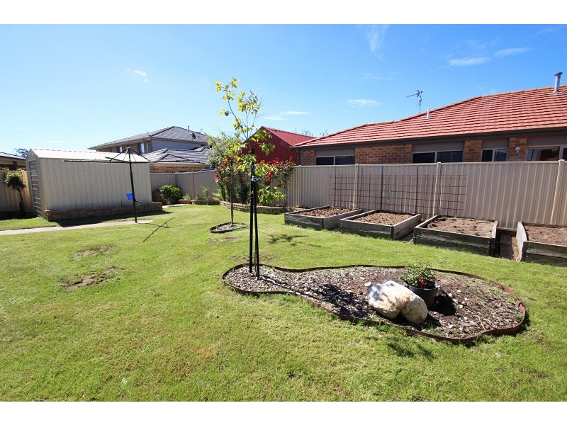 2 Carnaby Way, Canadian VIC 3350