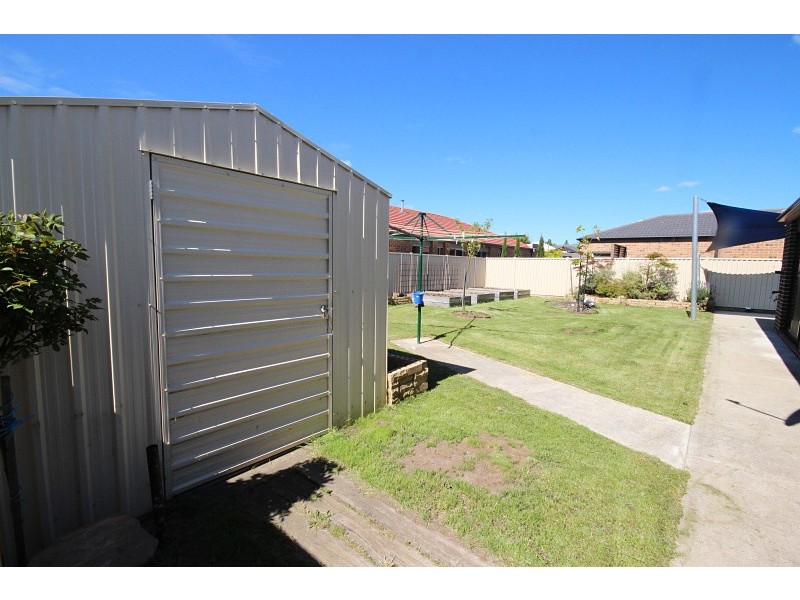 2 Carnaby Way, Canadian VIC 3350