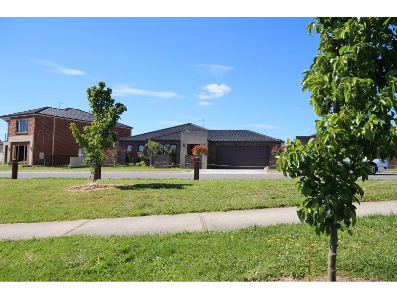 2 Carnaby Way, Canadian VIC 3350