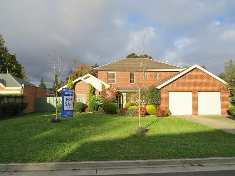 6 St Glens Way, Lake Gardens VIC 3355