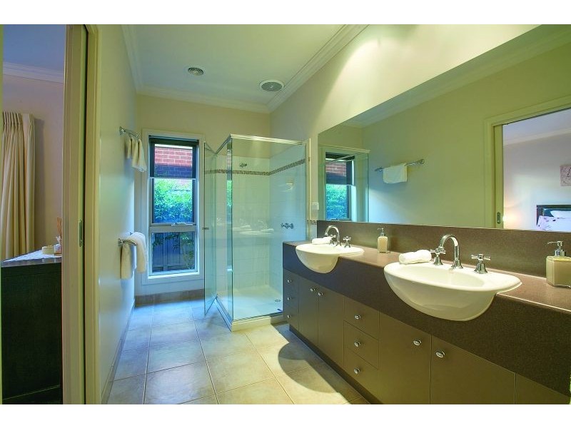 4 Parkmore Place, Invermay Park VIC 3350