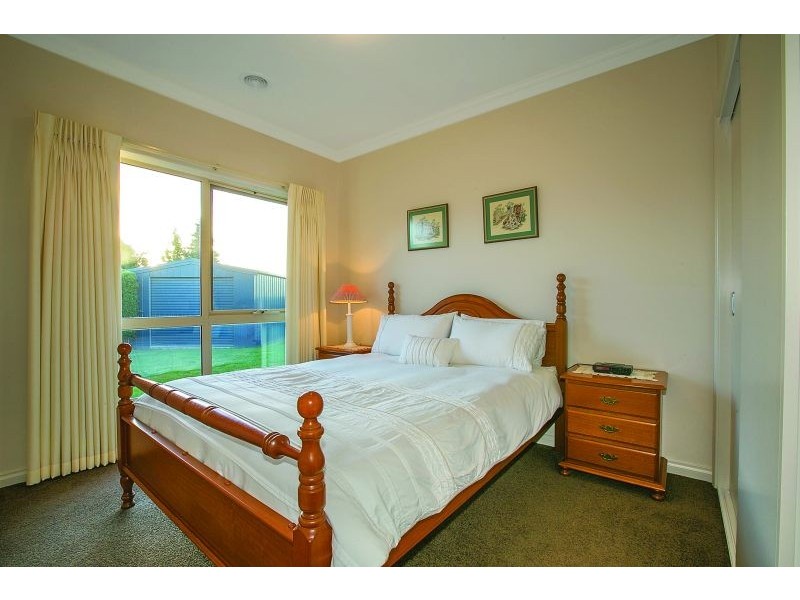 4 Parkmore Place, Invermay Park VIC 3350