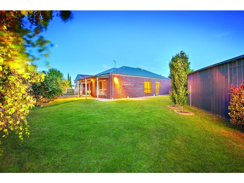 4 Parkmore Place, Invermay Park VIC 3350