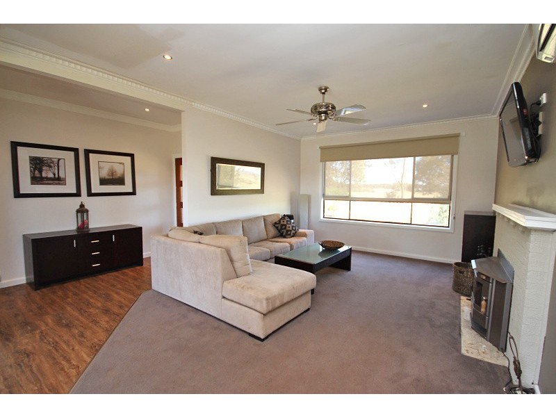 926 Sebastopol- Smythesdale Road, Ross Creek VIC 3351