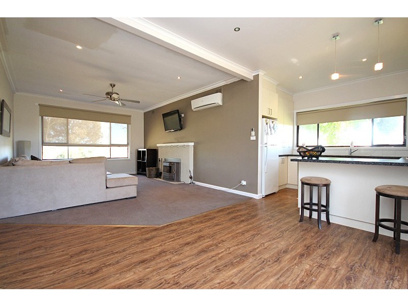 926 Sebastopol- Smythesdale Road, Ross Creek VIC 3351