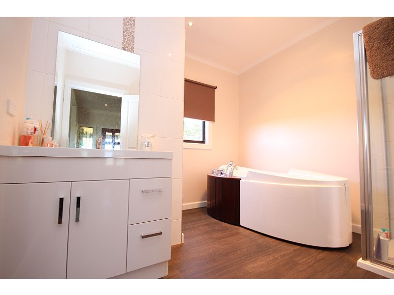 926 Sebastopol- Smythesdale Road, Ross Creek VIC 3351