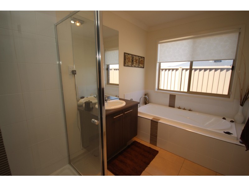 51 Majestic Way, Delacombe VIC 3356