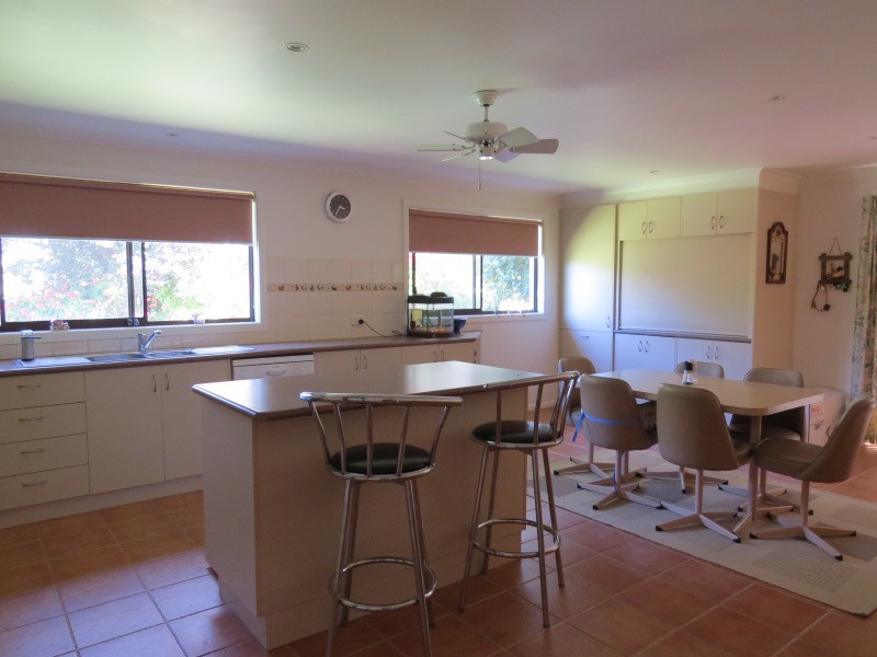 786 Brays Road, Ross Creek VIC 3351