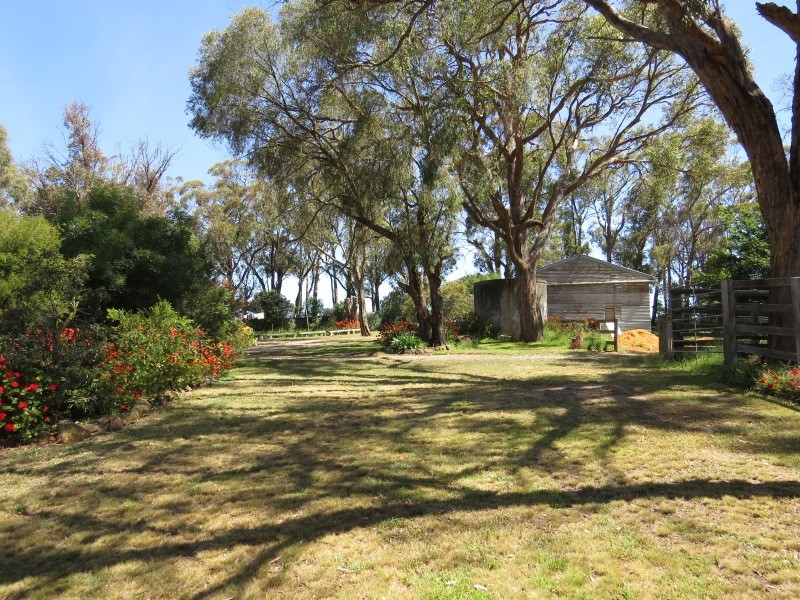 786 Brays Road, Ross Creek VIC 3351