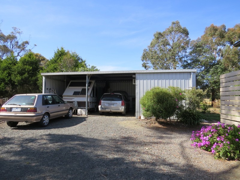 330 State Forest Road, Ross Creek VIC 3351