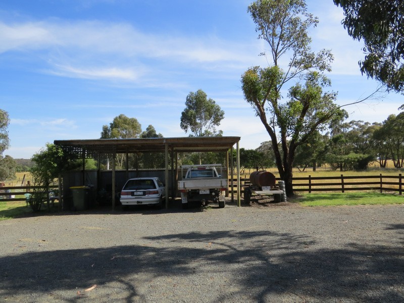 330 State Forest Road, Ross Creek VIC 3351