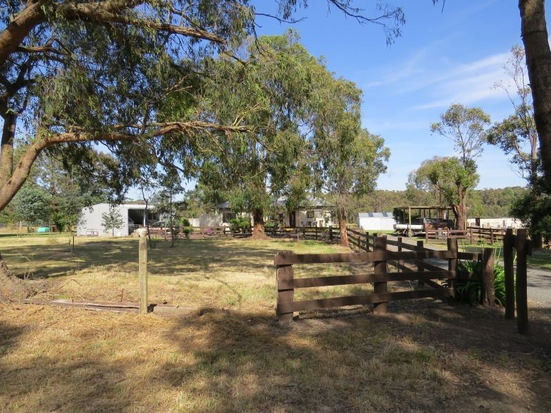 330 State Forest Road, Ross Creek VIC 3351