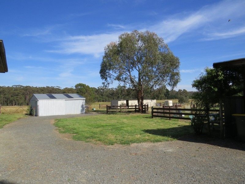 330 State Forest Road, Ross Creek VIC 3351